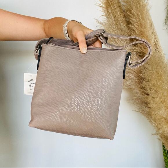 NEW STYLE & CO Beige Tan Vegan Faux Pebble Leather Crossbody Buckle Bag Purse - Picture 8 of 12